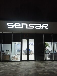 Обʼємні літери з підсвіткою для Sensar Development